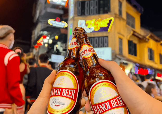Taste the vibe of Hanoi nightlife through music beer and midnight streets