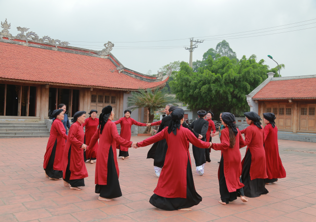 Immerse yourself in the elegance of Xoan Singing - Vietnam’s Intangible Heritage