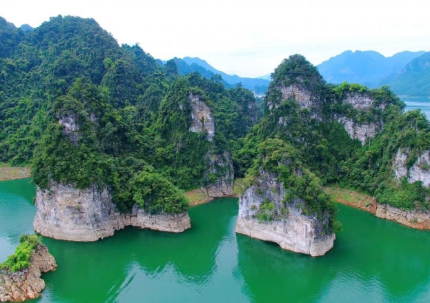 Cruise the Na Hang reservoir and explore hidden highlands of Northern Vietnam