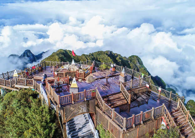 Conquer the roof of indochina with an unforgettable Fansipan adventure