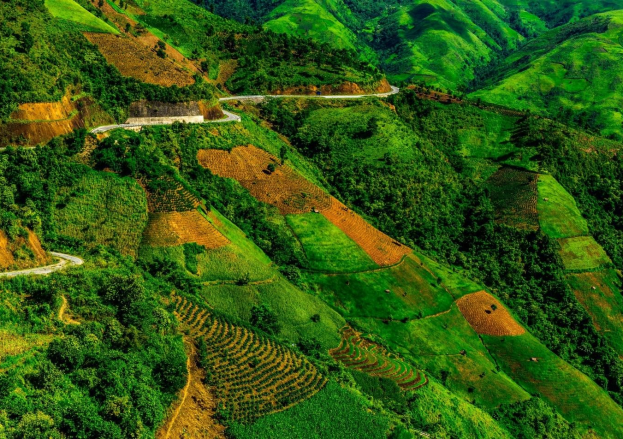 Conquer the Legendary Pha Din Pass – One of Vietnam’s Four Great Mountain Passes