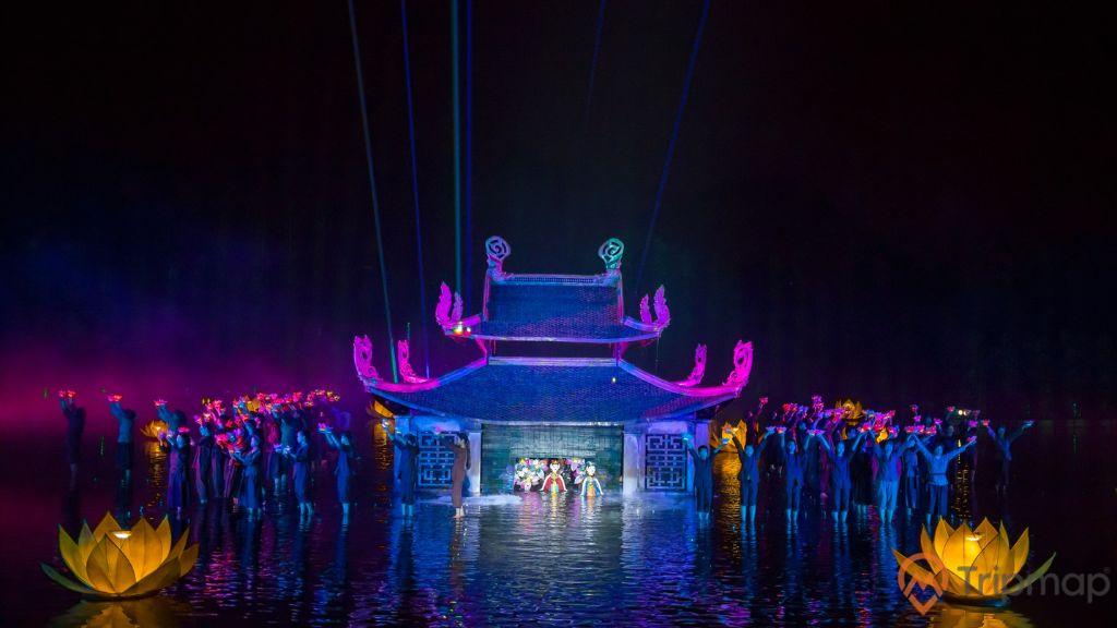 Discover Hanoi’scharm under the stars with night tours