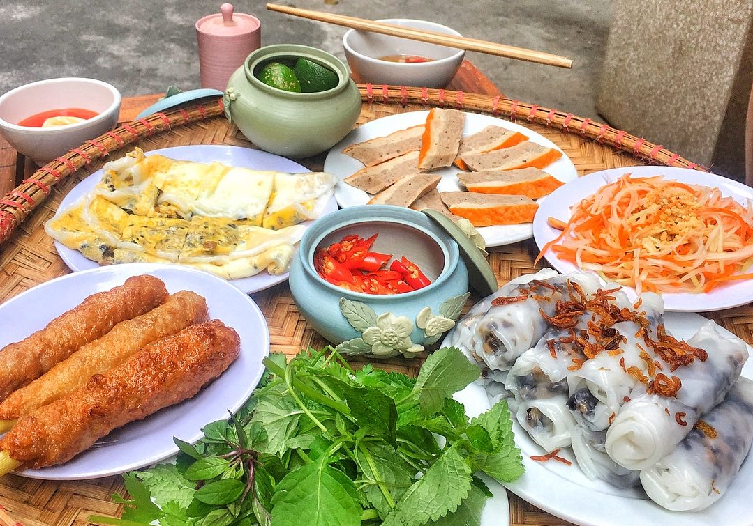 Discover the traditional Vietnamese Dish "Bánh Cuốn"