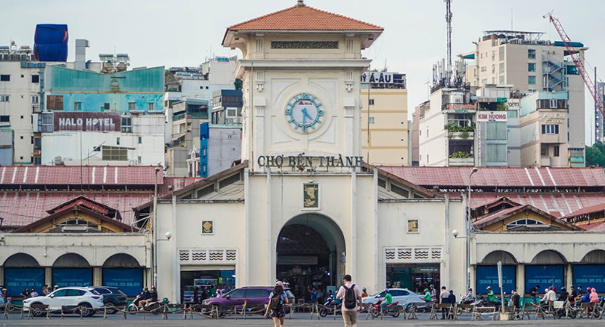 Saigon’s iconic market: What to eat at Ben Thanh