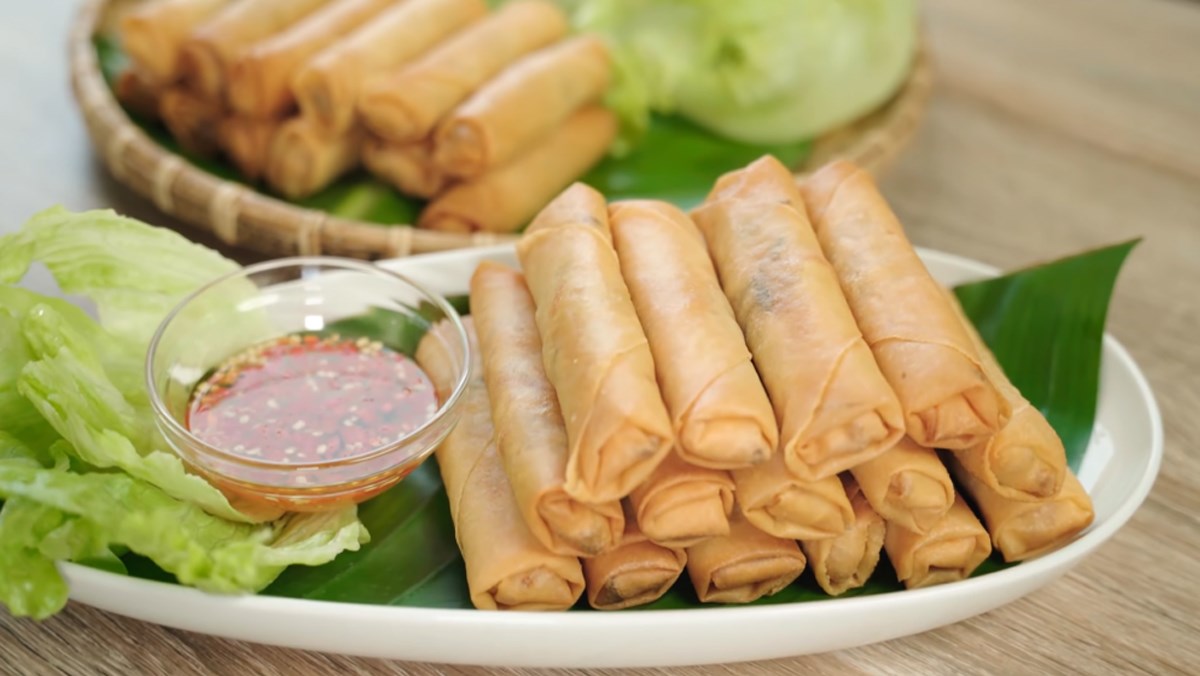 Relish the irresistible flavor of vegetarian spring roll