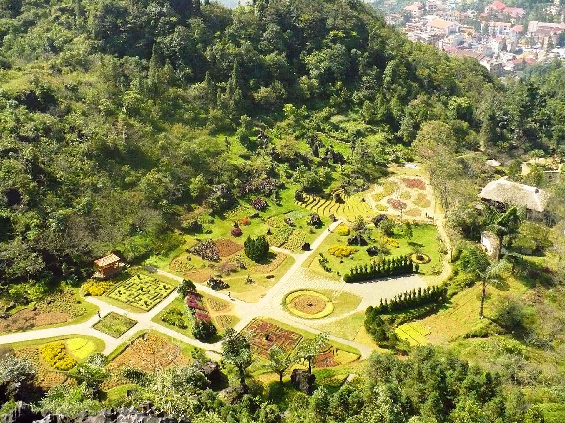 Discover the breathtaking beauty of Ham Rong Mountain