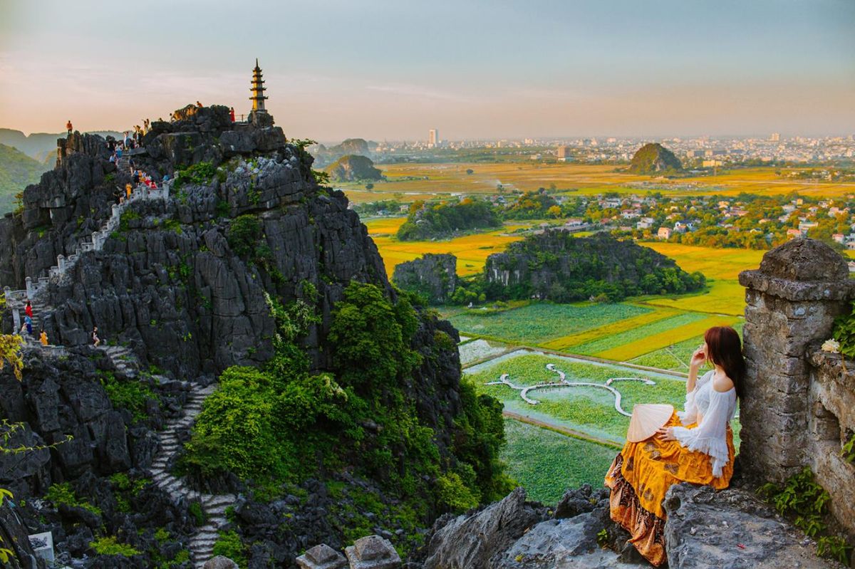 Hiking to Mua Cave for the best panoramic view of Tam Coc