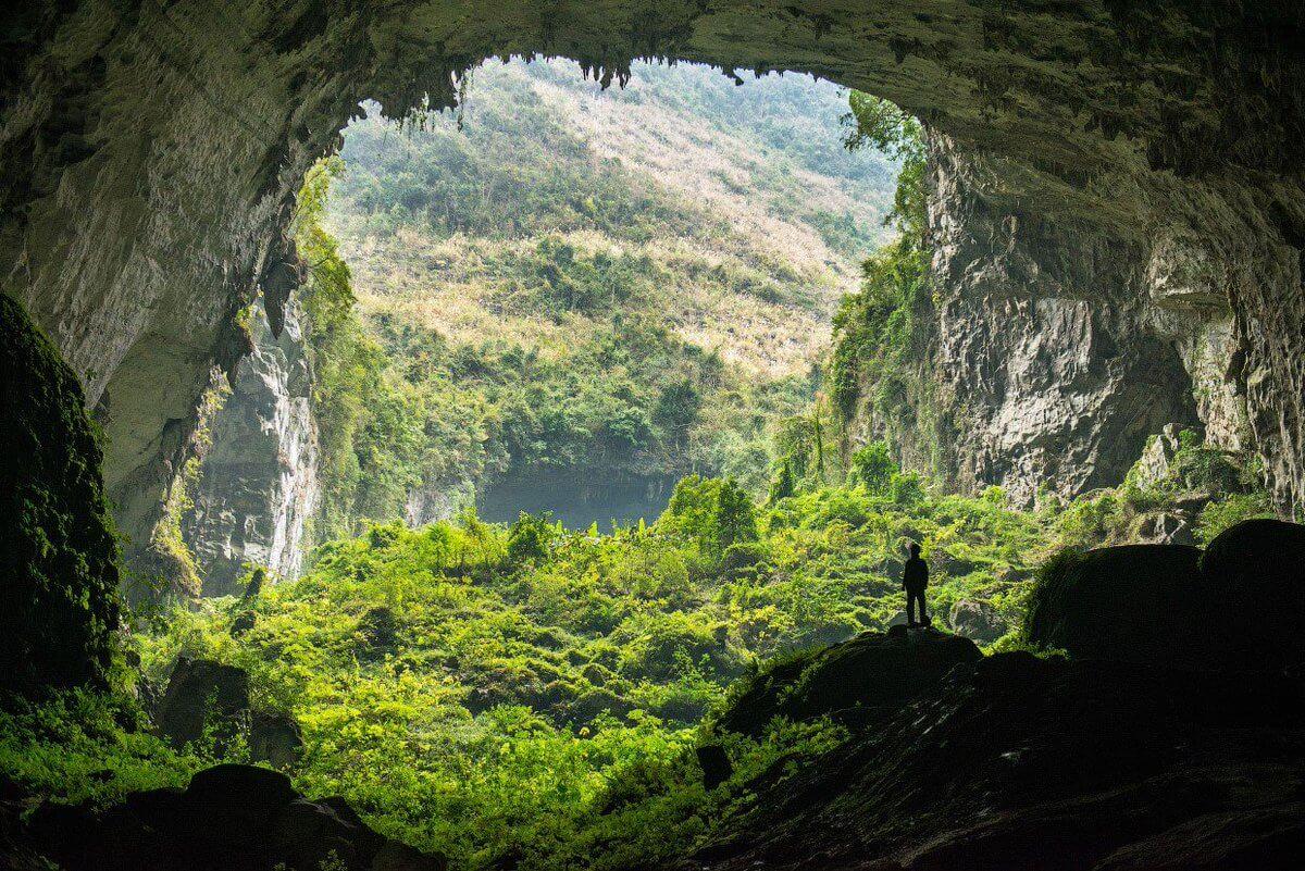 Lost in the World’s Largest Cave – Son Doong
