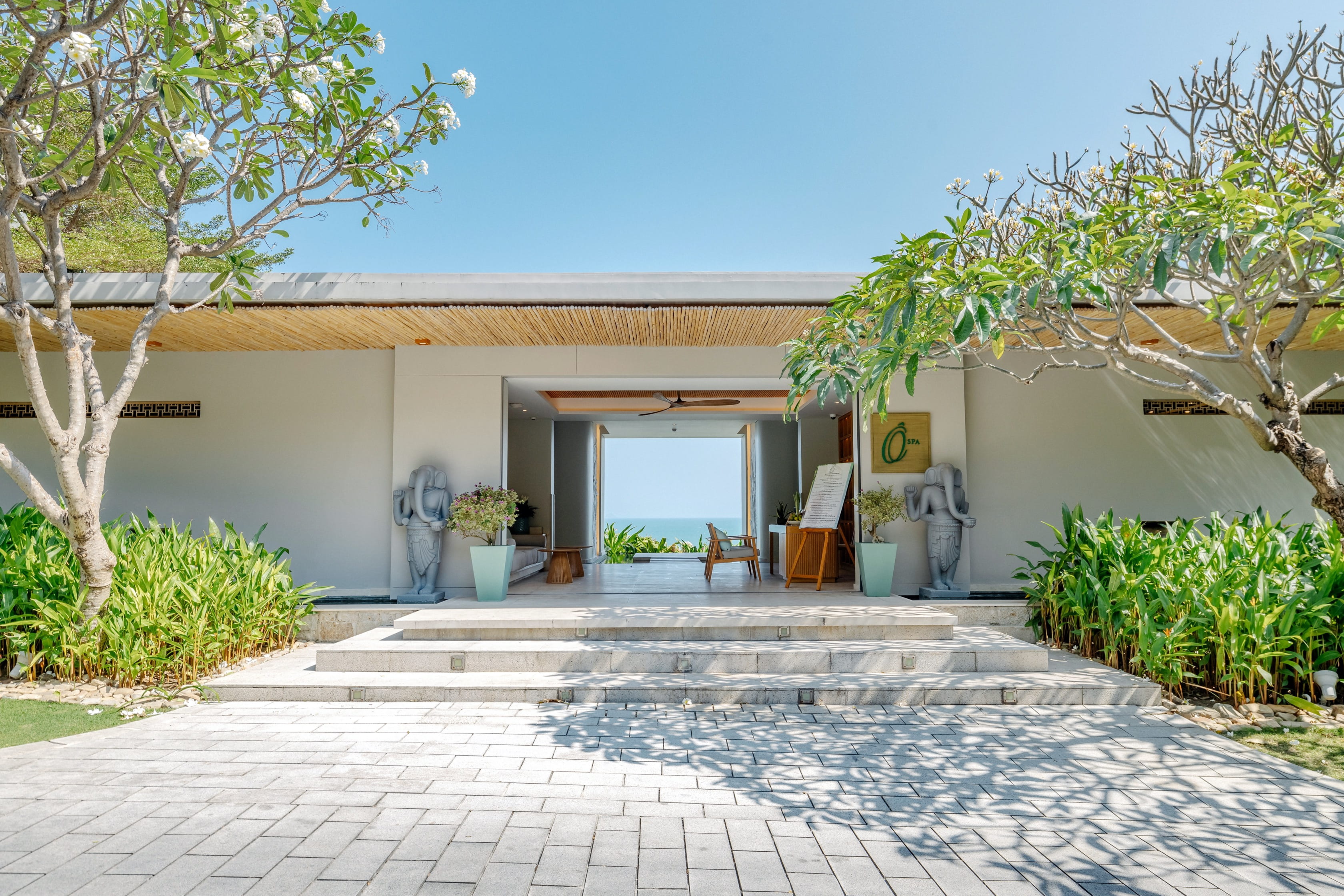 Relaxation and renewal at Mia Resort’s Oceanfront Spa
