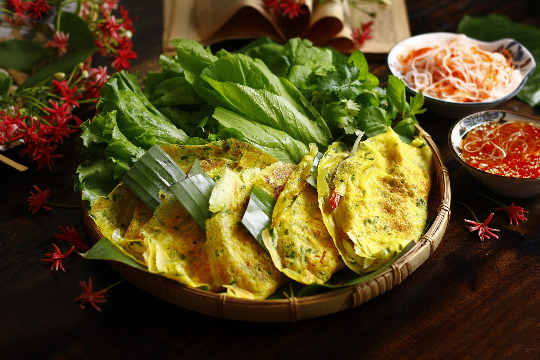 Taste Vietnam through the crispy delight of "Bánh Xèo"