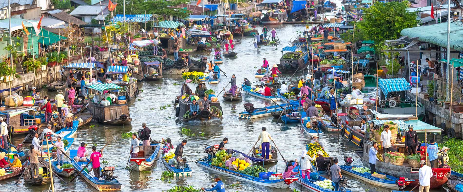 Drifting through Ca Mau Floating Market and savoring fresh local dishes