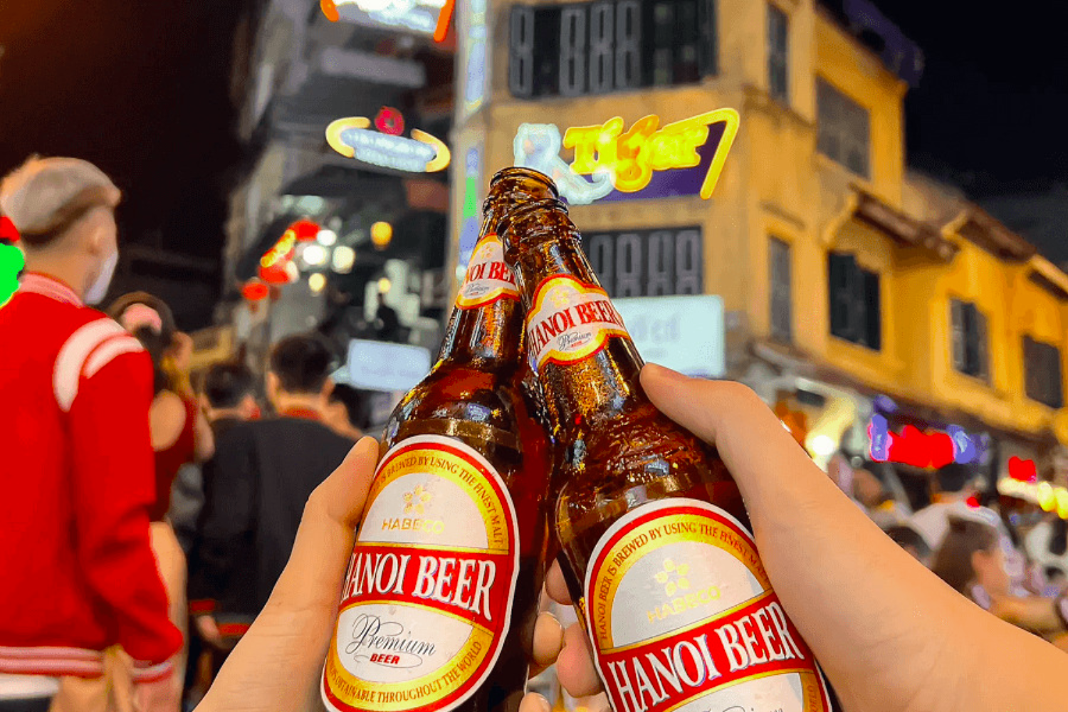 Taste the vibe of Hanoi nightlife through music beer and midnight streets