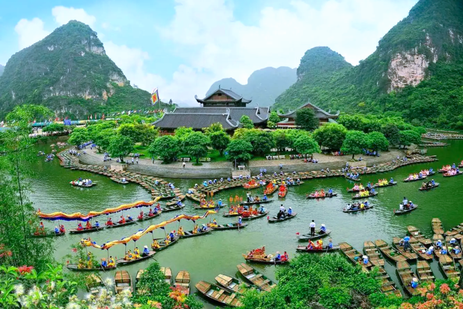 Cruise through Trang An Scenic Landscape Complex