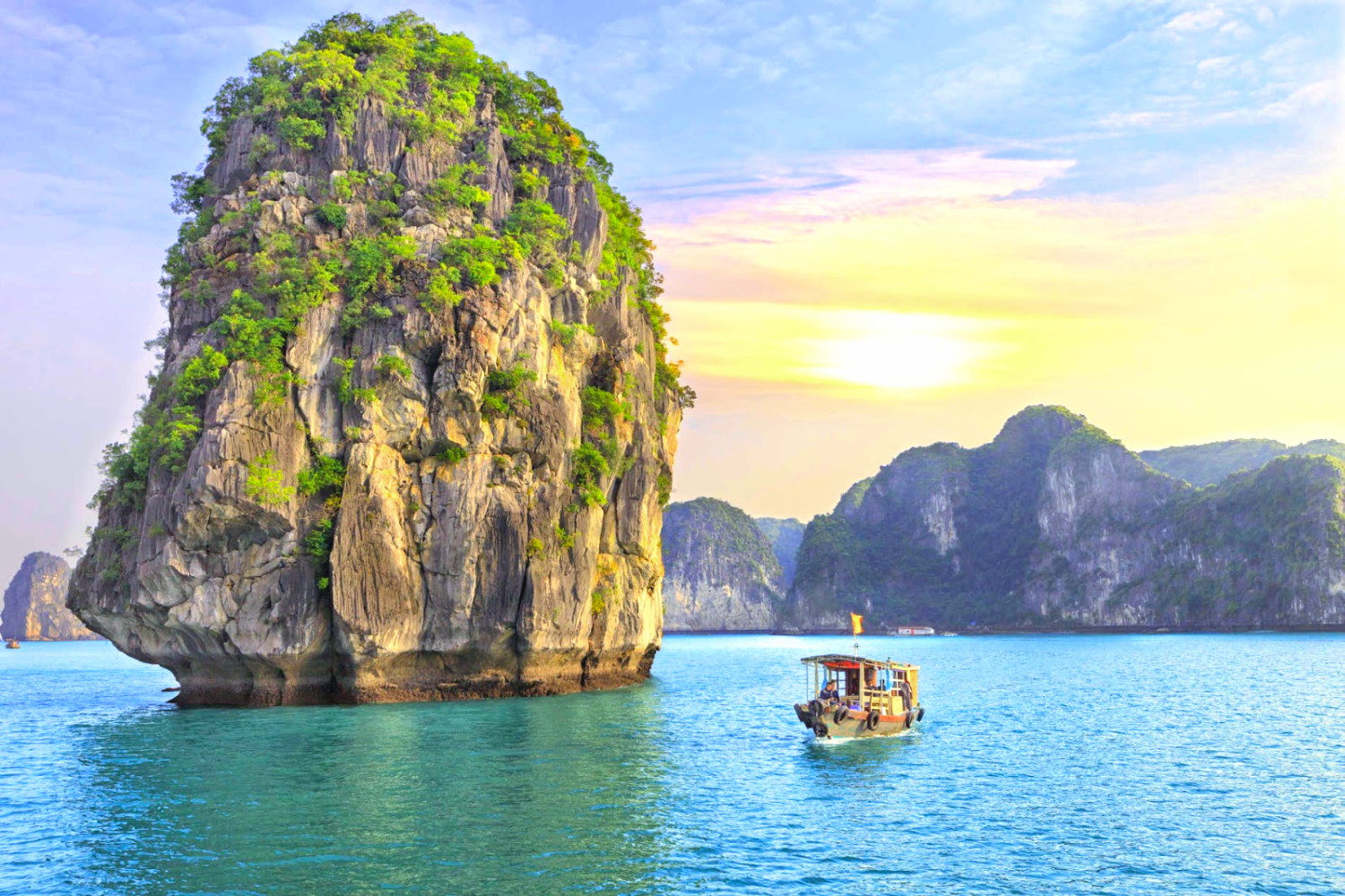 Cruise through Legends: Explore the beauty of Ha Long Bay