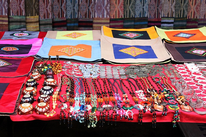 Wander Sa Pa market for local crafts and ethnic flavors