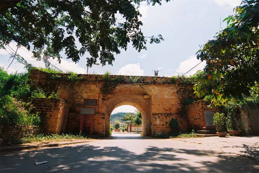Exploring Lang Son’s Ancient Citadel: A Stone Fortress Beneath the Northeastern Skies