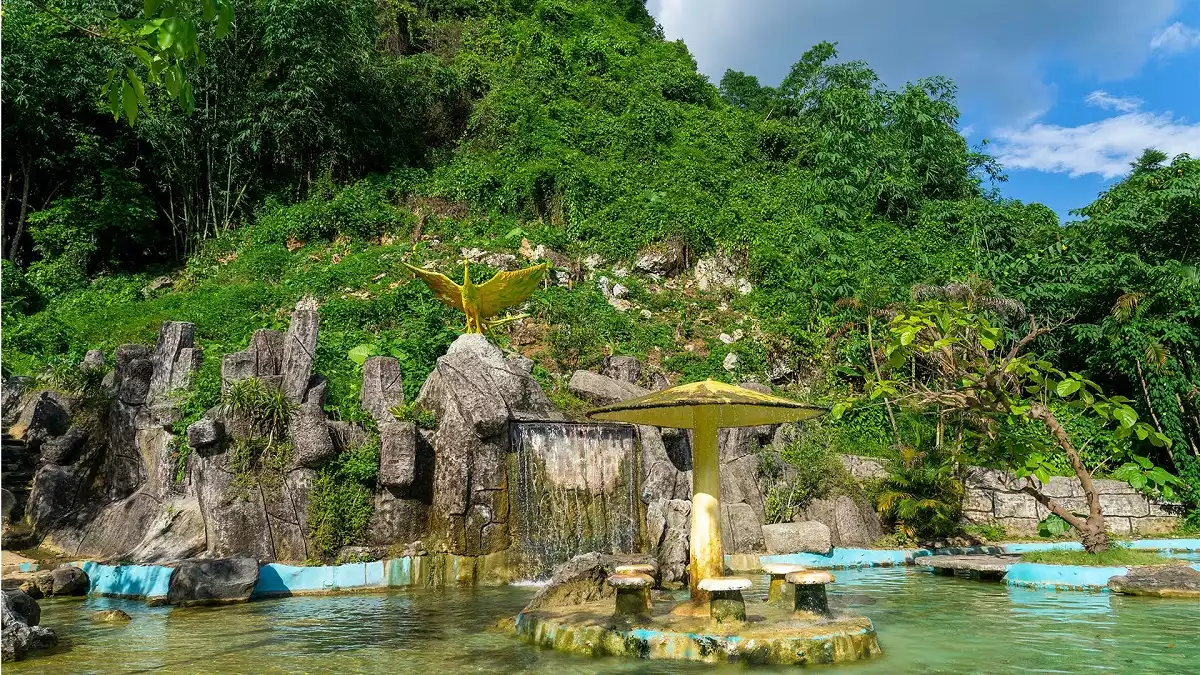 Explore the Mystical Phoenix Cave and Mo Ga Stream