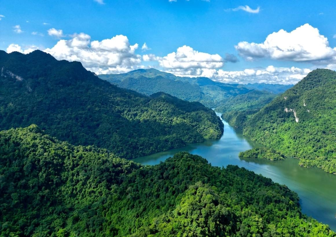 Lost in the Scenic Symphony of Ba Be Lake – A Green Gem of Northeast Vietnam