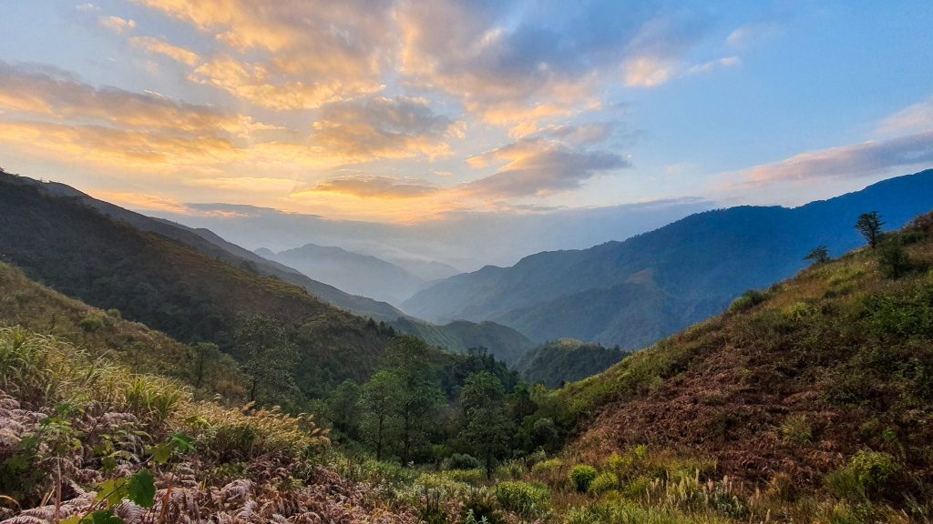 Conquer Pu Si Lung Peak on a Journey to Vietnam’s Borderlands